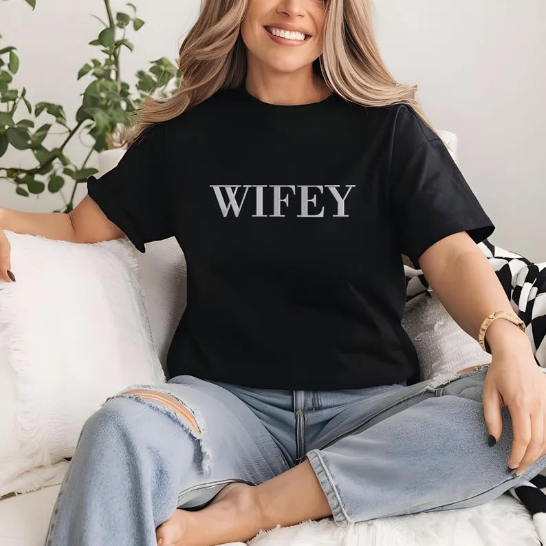 Personalised Wifey/Hubby T-Shirt, Embroidered Couple Matching Shirt, Wife and Husband Shirts, Just Married Tops, Anniversary Gift for Him