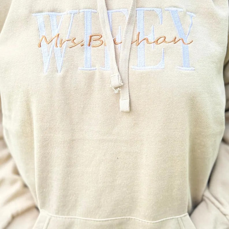 Custom Embroidered Hubby/Wifey Hoodie, Personalised Name Couple Matching Hoody, Mr and Mrs Initials Wedding Jumper, Anniversary Gift for Him