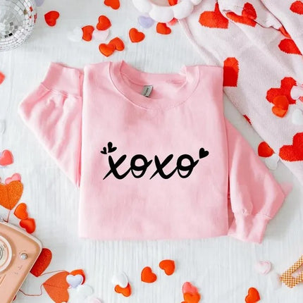 XOXO Valentines Day Sweatshirt, Valentines Day XOXO Crewneck Sweater, Heart Printed Sweatshirt for Women, Valentines Day Gift for Girlfriend