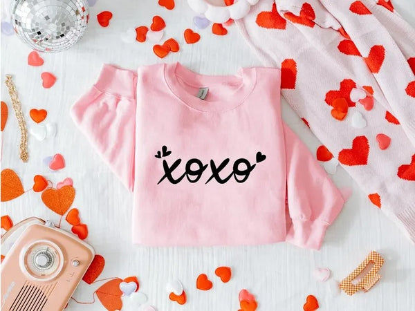 XOXO Valentines Day Sweatshirt, Valentines Day XOXO Crewneck Sweater, Heart Printed Sweatshirt for Women, Valentines Day Gift for Girlfriend