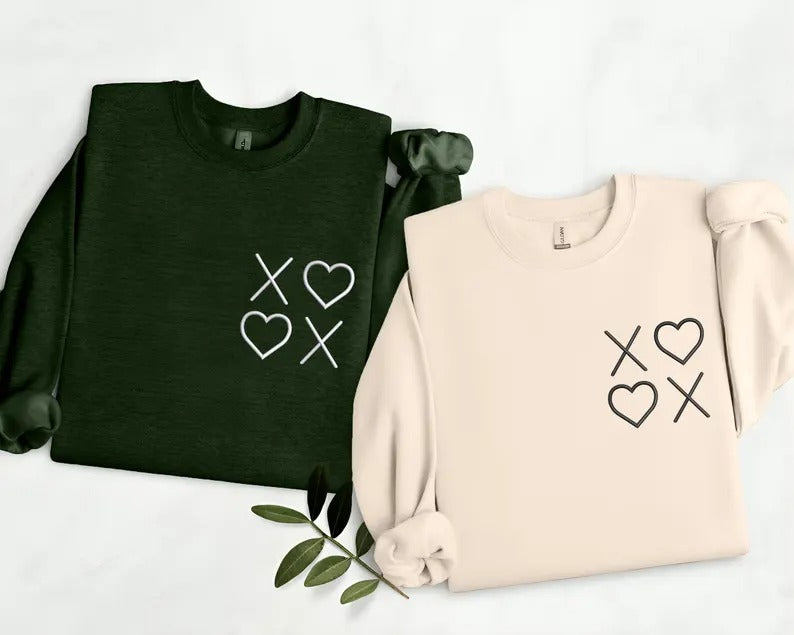 XOXO Valentines Day Sweatshirts, Embroidered XOXO Monogrammed Jumpers for Women, Cute Valentines Sweatshirt, Memorial Gifts for Girlfriend