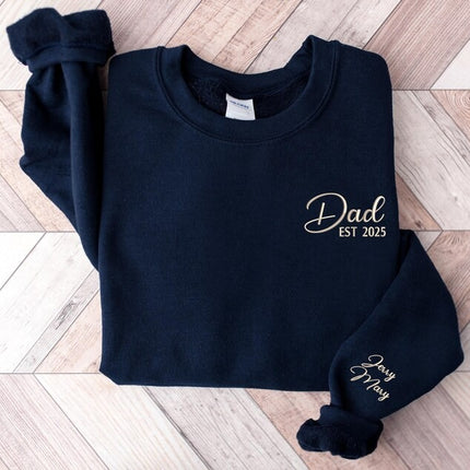 Matching Mom and Dad Embroidered Sweatshirt, Personalised Mom Dad Sweater, Kids Name on Sleeve Mama Jumper, Dad Crewneck, Mother's Day Gifts