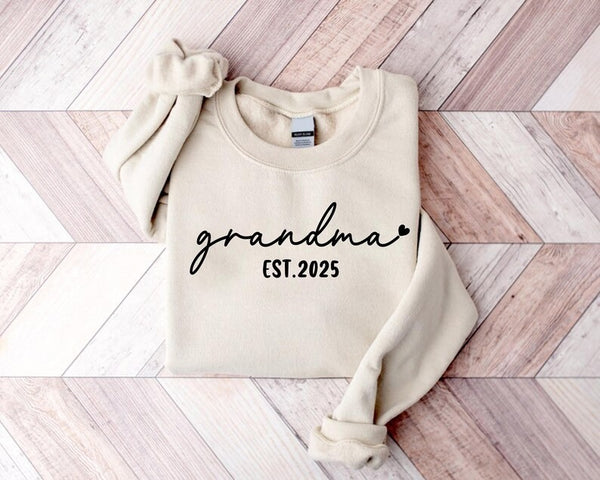 Personalised Grandma Sweatshirt, Custom Est Date Crewneck Sweater, Grandma Heart Printed Jumper, Minimalist Mummy Sweater, Mothers Day Gifts