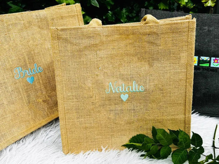 Personalised Jute Tote Bag, Custom Name Bridesmaid Tote Bag, Embroidered Minimalist Shopping Bag, Hen Do Gift for Her, Bridesmaid Party Gift